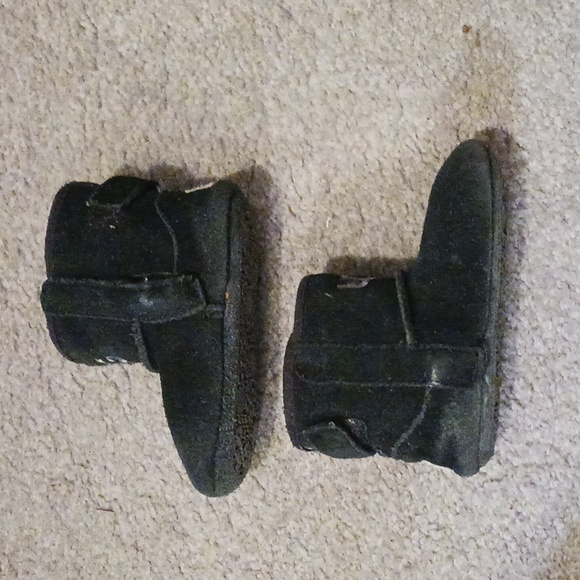 Baby UGG boots - Picture 3 of 6